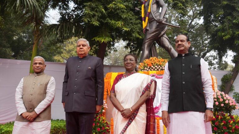 Birsa Munda birth annivesary | President Murmu, PM Modi lead nation in paying tributes to tribal icon 