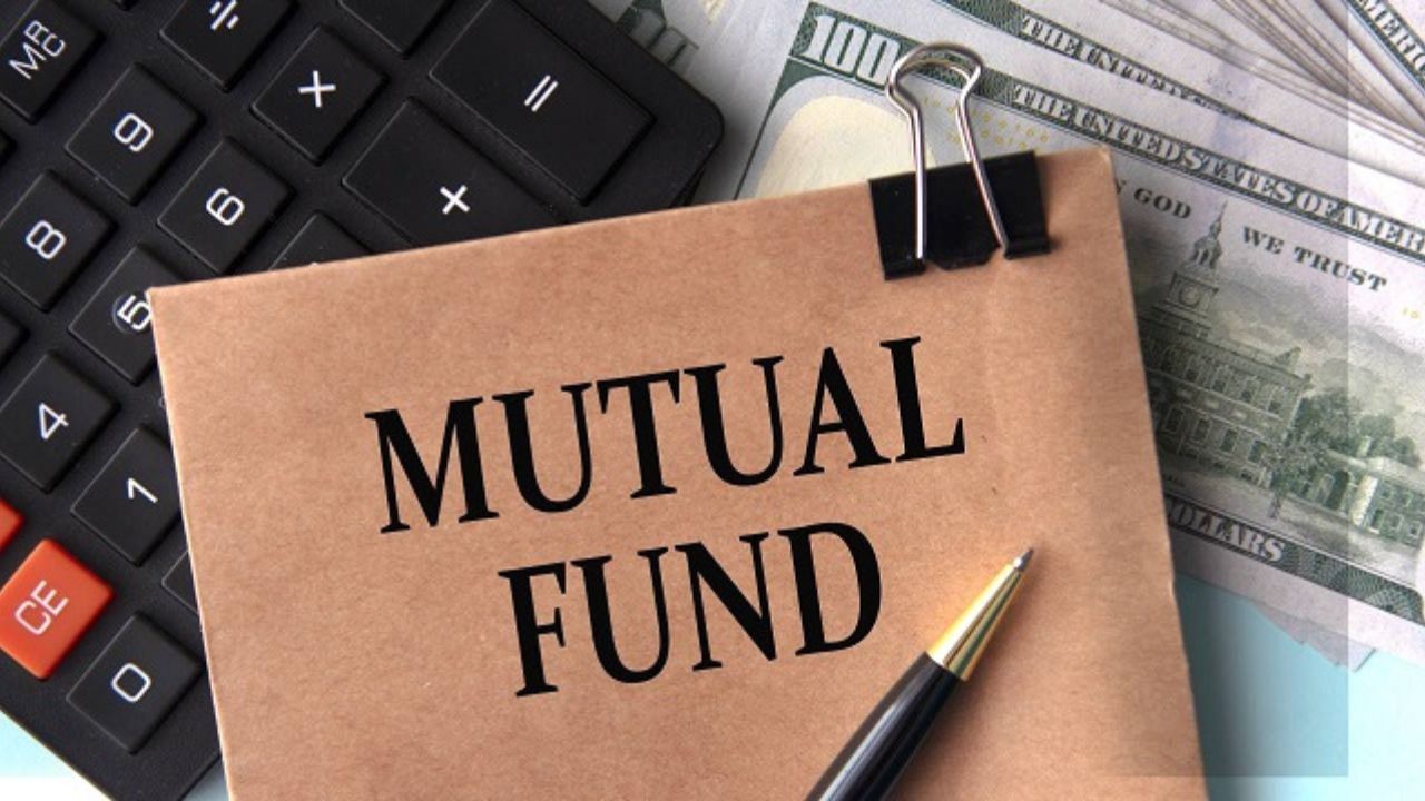 Mutual Fund Schemes: बाजार में गिरावट के बावजूद 3 साल में 24% का बंपर रिटर्न देने वाले स्मॉल कैप म्यूचुअल फंड