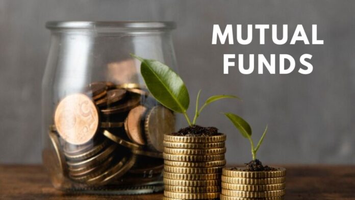 Mutual Fund Schemes: बाजार में गिरावट के बावजूद 3 साल में 24% का बंपर रिटर्न देने वाले स्मॉल कैप म्यूचुअल फंड