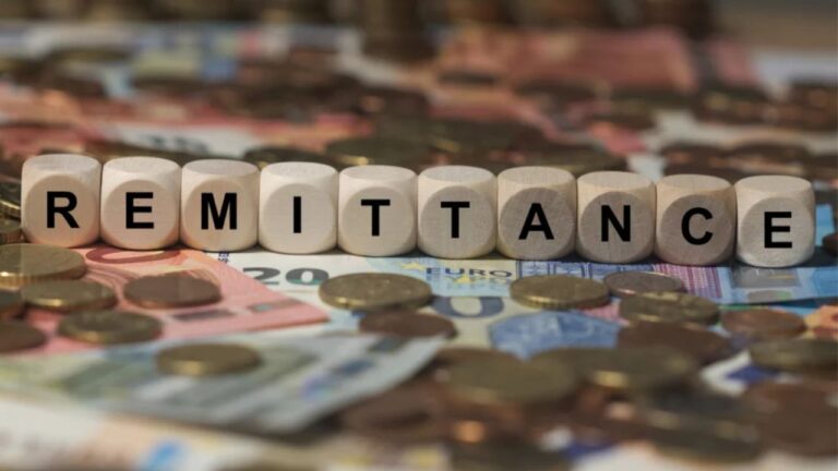 Remittance: अमेरिका के नए टैक्स से डगमगाएगा भारत का डॉलर संतुलन! मुश्किलों का नया दौर शुरू