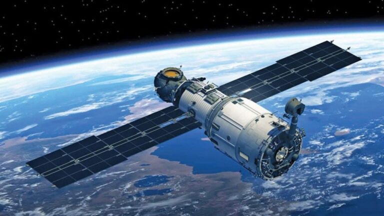 Satellite Internet Service: भारत में सैटेलाइट इंटरनेट सेवा शुरू करने के लिए सुरक्षा मानकों में बदलाव! जानें पूरा मामला