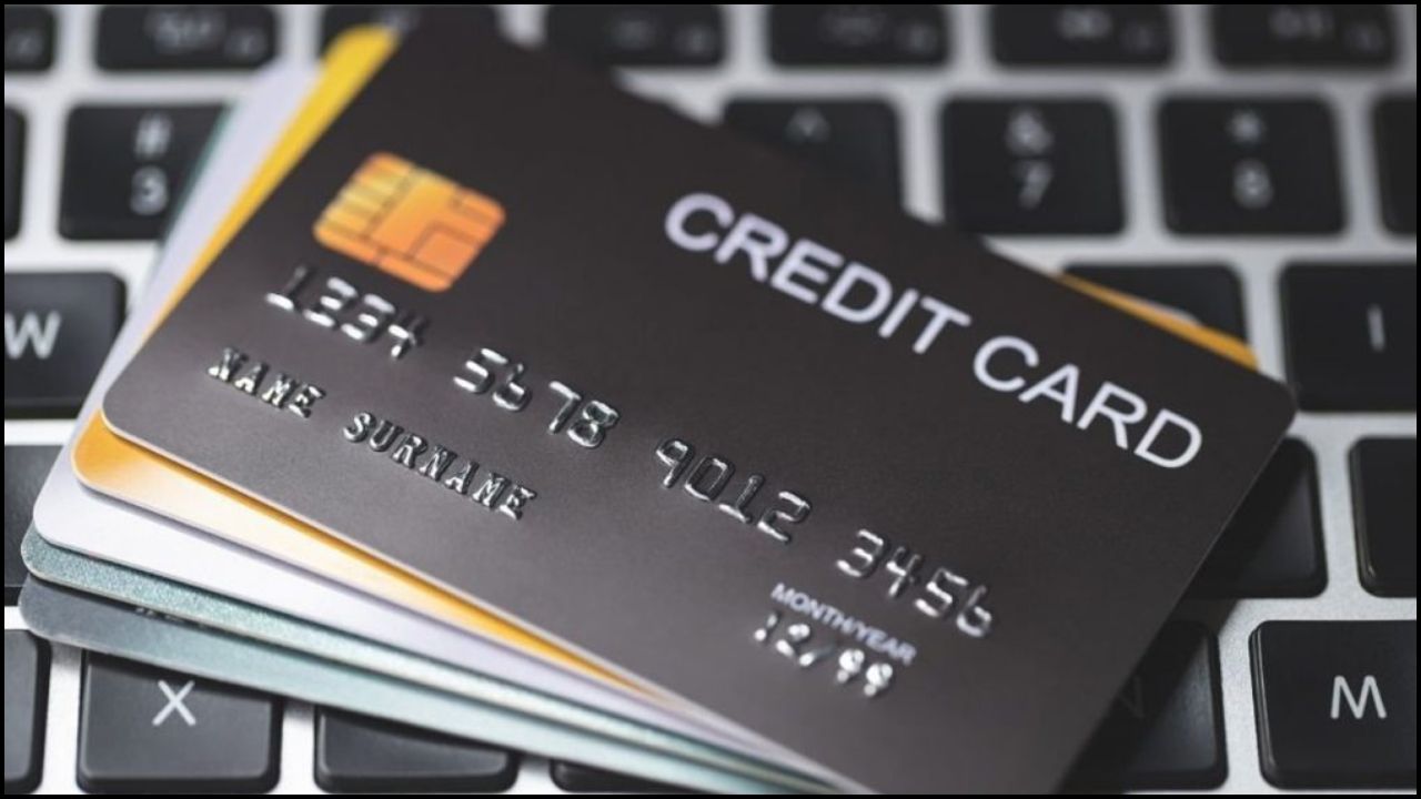 Credit Card: समय पर भुगतान और कम क्रेडिट उपयोग से बढ़ाएं अपना CIBIL स्कोर