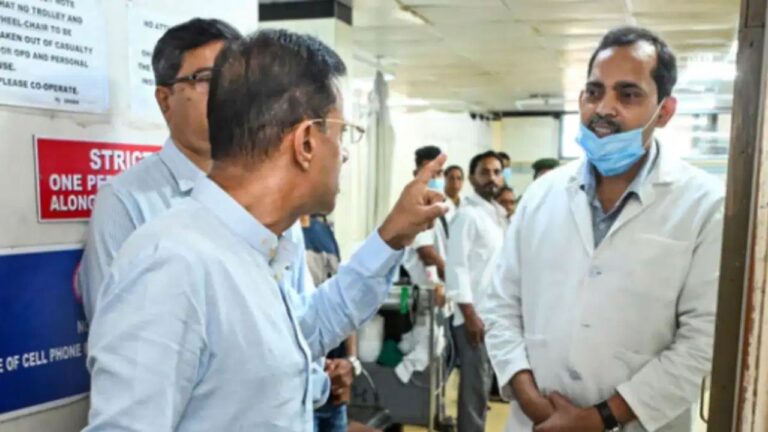 Goa Doctor Suspension Controversy: कैमरे में कैद मंत्री का गुस्सा! गोवा के स्वास्थ्य मंत्री ने डॉक्टर को किया सस्पेंड! अब डॉक्टर को मिला मुख्यमंत्री का साथ