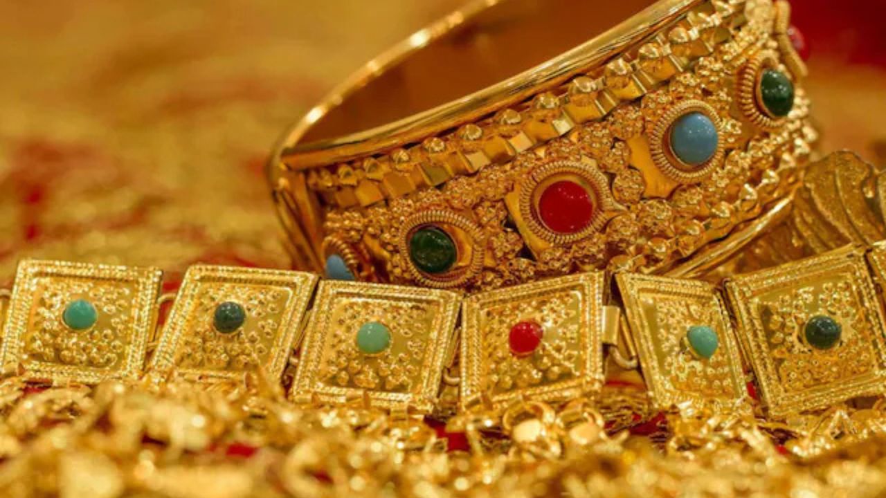Gold Rate: युद्ध खत्म, सोने की चमक भी खत्म! जानिए क्यों लड़खड़ाया गोल्ड-सिल्वर का बाजार