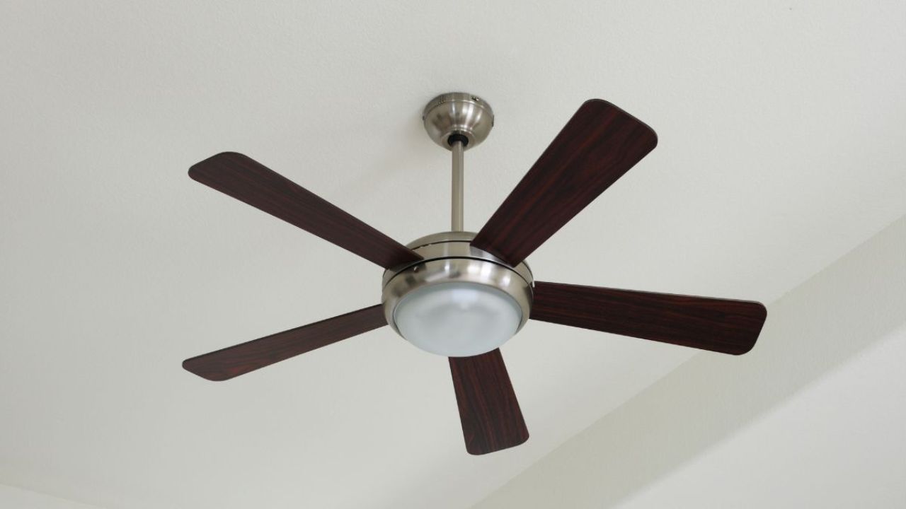Inverter: पावर कट में भी घर रहेगा रौशन! ये इन्वर्टर चलाएगा बिना रुकावट पंखा, जानिए कौन सा इन्वर्टर बनेगा आपके घर का हीरो