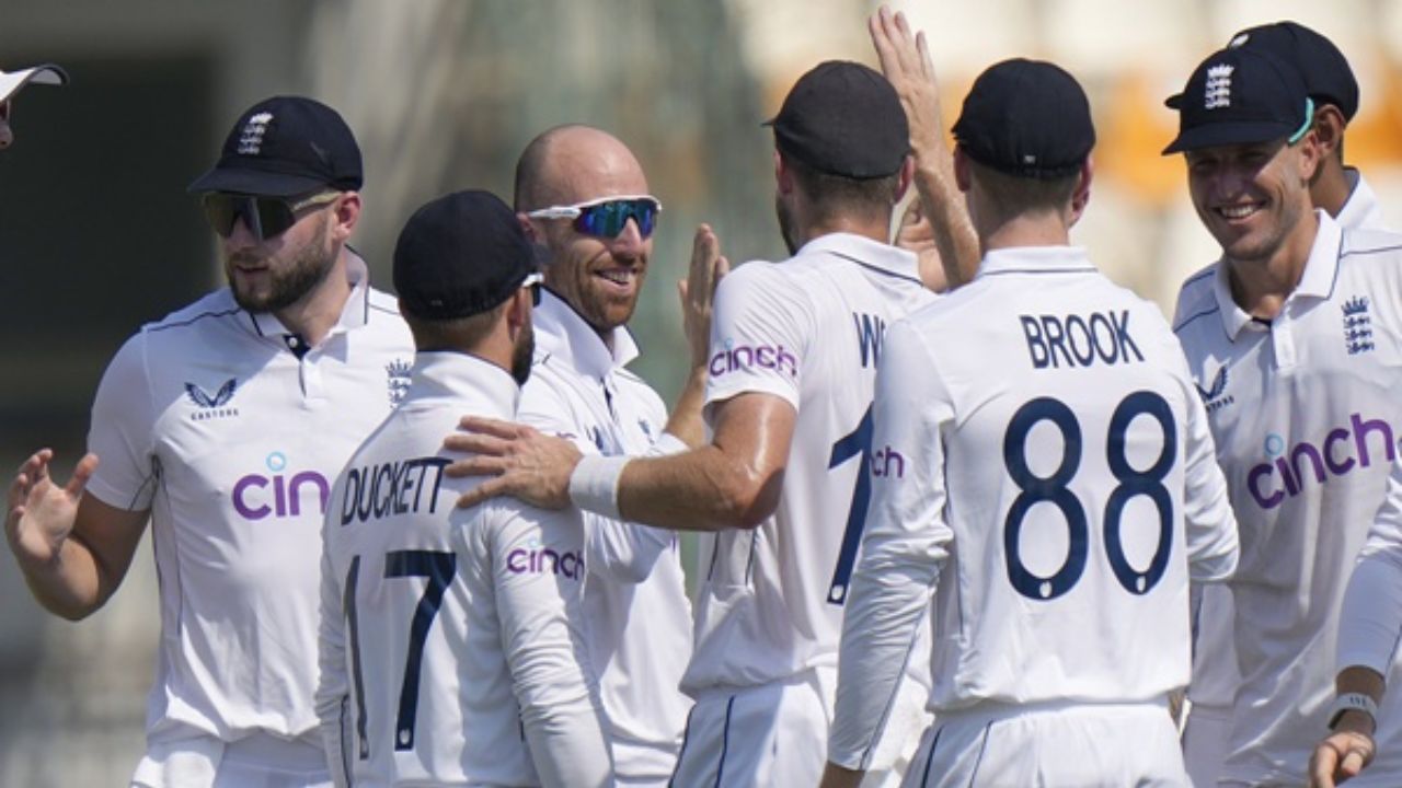 IND vs ENG Test: तीन साल बाद लौटे जेमी ओवरटन क्या फिर से मचाएंगे गेंदबाजी से कहर या बनेंगे इंग्लैंड की नई उम्मीद