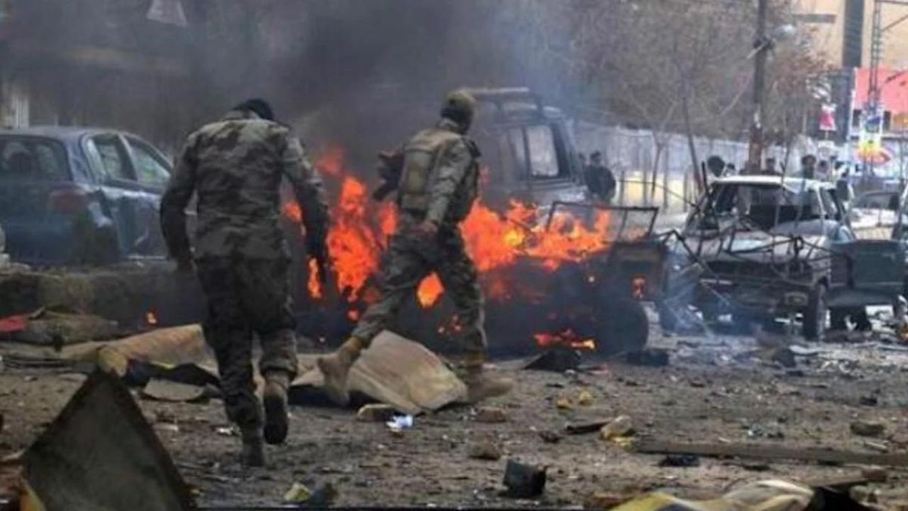 India On Pakistan blast: आत्मघाती हमले में पाकिस्तान की चालबाजी, भारत पर आरोप लगाकर बचना चाहता है अपनी असफलता से