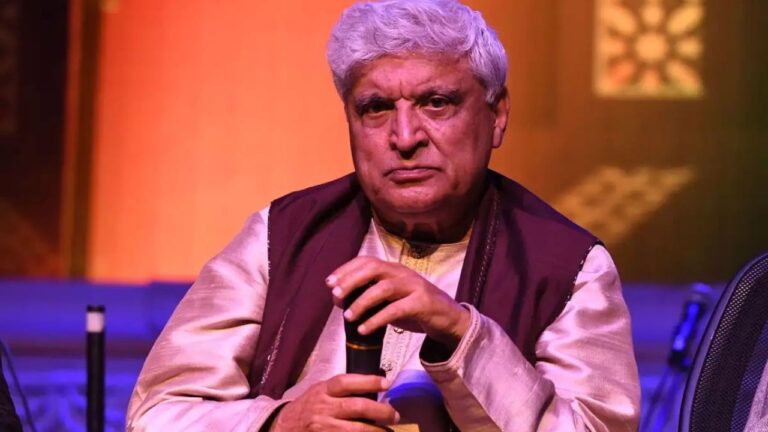 Javed Akhtar का स्वतंत्रता दिवस पोस्ट और ट्रोलर्स से भिड़ंत! जावेद अख्तर ने पाकिस्तानी कहने वाले ट्रोलर्स को दिया करारा सबक