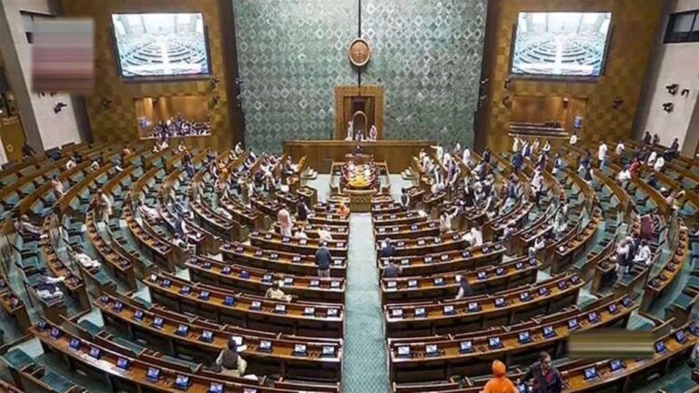 Monsoon session of Parliament: विपक्ष के हंगामे से फिर बाधित हुई कार्यवाही! चौतरफा विरोध, स्थगन प्रस्ताव और नारेबाज़ी ने घेरा संसद का माहौल