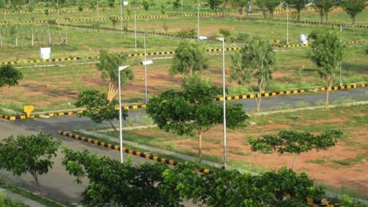 Noida Authority Plots: नोएडा प्राधिकरण का बड़ा फैसला! अवैध निर्माण नहीं हटाए तो प्लॉट होगा रद्द, जानिए  नुकसान से कैसे बचें