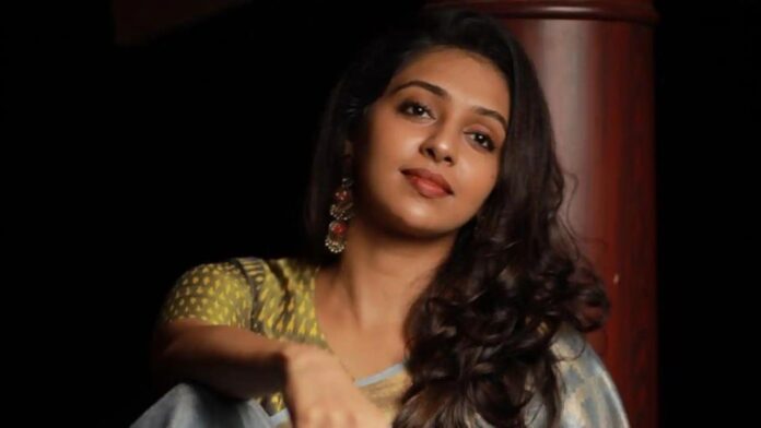 Lakshmi Menon: सॉफ्टवेयर प्रोफेशनल का सनसनीखेज़ आरोप – लक्ष्मी मेनन और साथियों ने कार में बंधक बनाकर दी धमकी