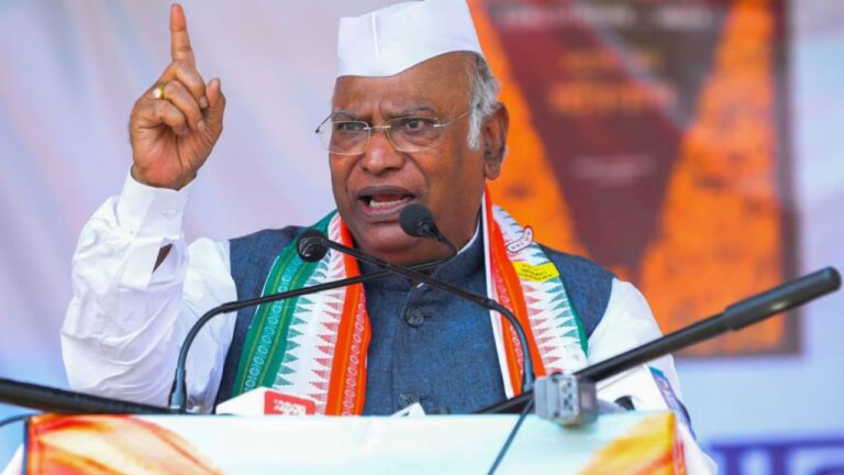 किसान से भिड़े Mallikarjun Kharge, BJP ने कहा- कांग्रेस किसानों का अपमान करती है