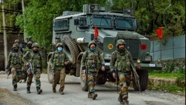 Kulgam Encounter: कुलगाम में एनकाउंटर का दूसरा दिन, दो आतंकवादी ढेर, दो बहादुर जवान शहीद