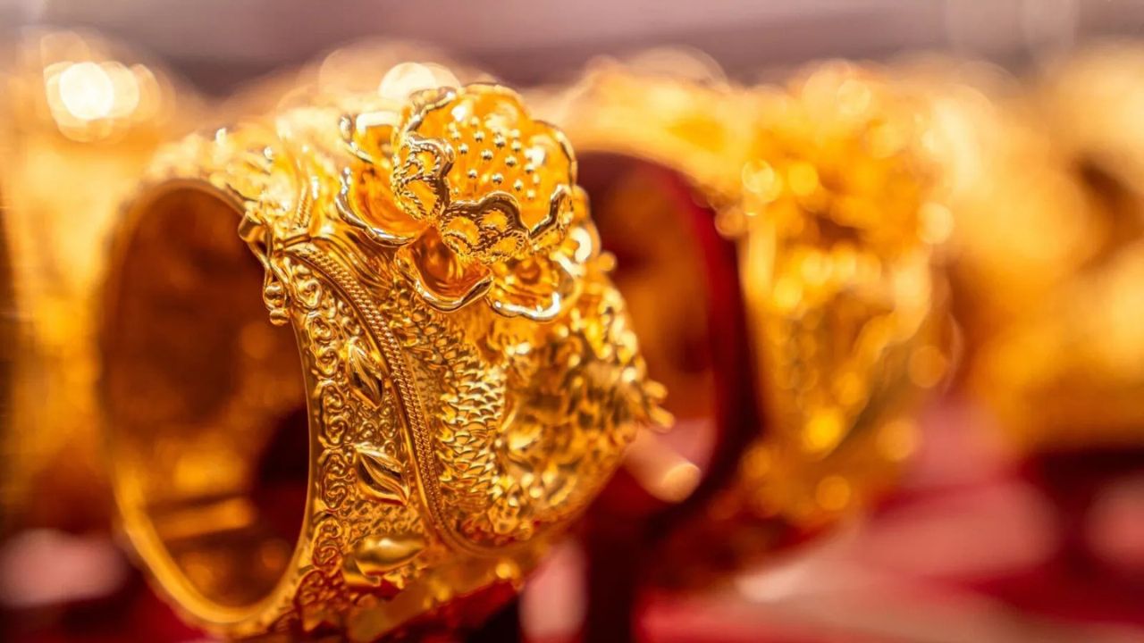 Gold-Silver Price Today: त्योहारों से पहले अचानक गिरावट, क्या अब सोना और चांदी सस्ता मिलने वाला है?