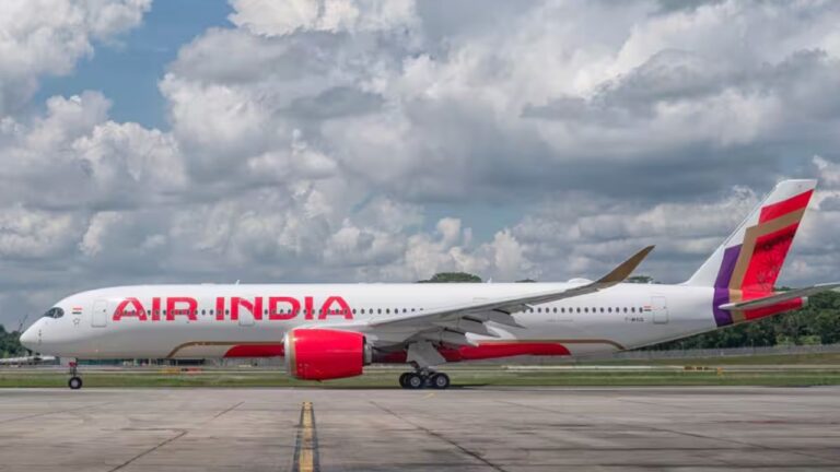 Air India चेक-इन सिस्टम 70 मिनट ठप, दिल्ली समेत कई एयरपोर्ट पर उड़ानों में देरी