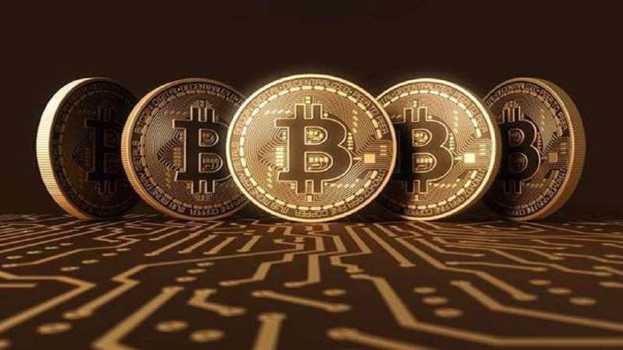 Crypto Market Crash: बिटकॉइन की भारी गिरावट, 30 दिनों में 25% फिसला, जानिए क्रिप्टो बाजार की असली वजह