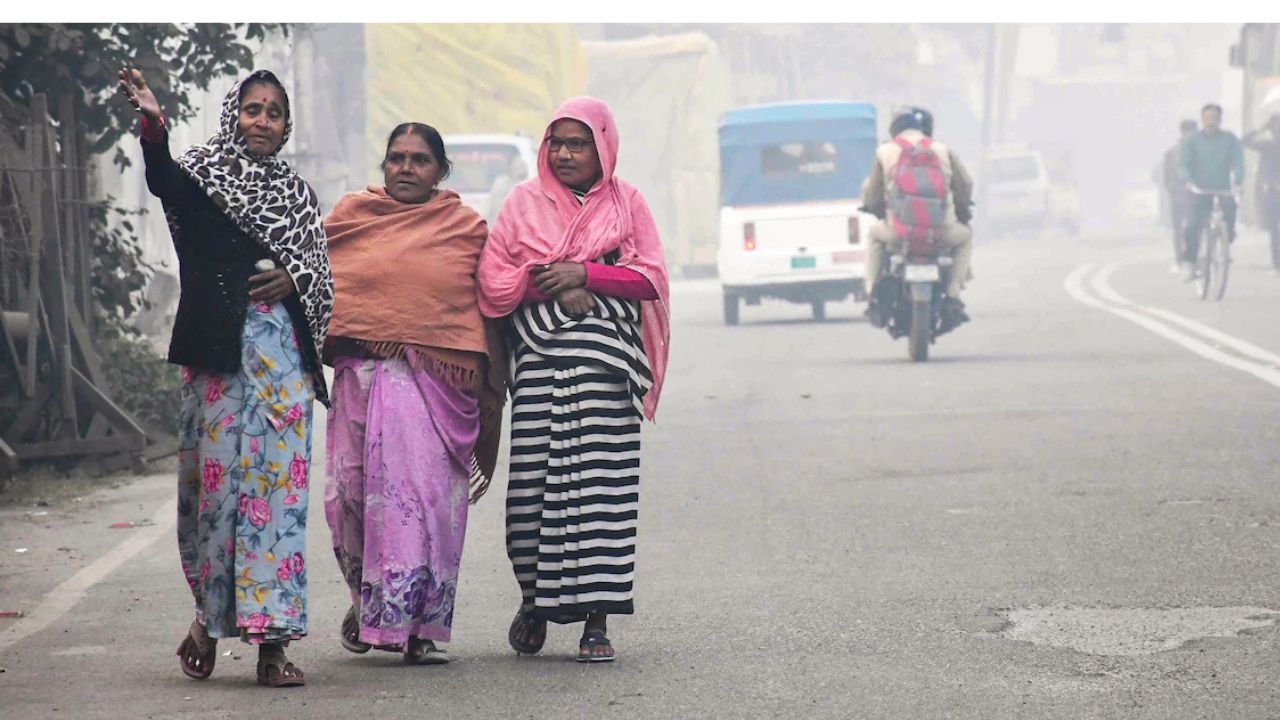 Delhi, Cold Wave, Fog, Partial Fog, Weather Update, Temperature Drop, AQI, Air Quality, Pollution, CPCB, Winter, Sunshine, Traffic Safety, Weather Warning, Respiratory Health