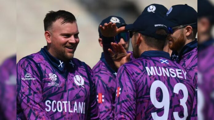 टी20 वर्ल्ड कप 2026 में स्कॉटलैंड की धमाकेदार जीत, माइकल लीस्क बने मैन ऑफ द मैच