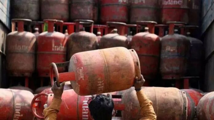 डिजिटल बुकिंग के जरिए LPG सिलेंडर अब घर पर आसान और सुरक्षित तरीके से पहुंचेगा