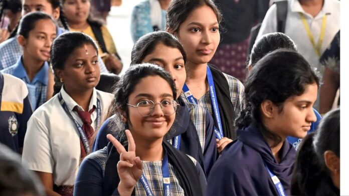 बिहार बोर्ड 10वीं रिजल्ट जारी, लड़कियों ने मारी बाजी और बनाया नया रिकॉर्ड