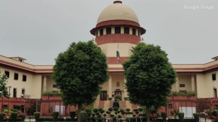 सुप्रीम कोर्ट में रूस-यूक्रेन युद्ध मामला गरम, 26 याचिकाओं पर सरकार से जवाब तलब