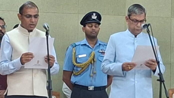शपथ ग्रहण समारोह में CM और वरिष्ठ अधिकारियों की मौजूदगी ने बढ़ाई अहमियत