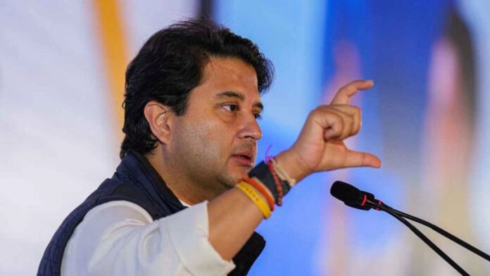 सिंधिया का देसी नुस्खा वायरल एसी छोड़ प्याज से गर्मी से बचने की सलाह