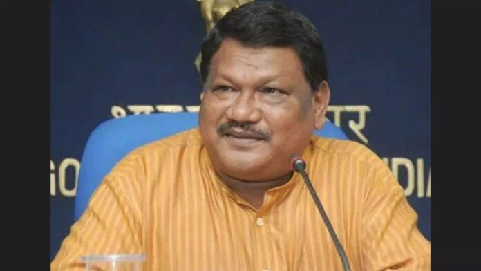 लोकतंत्र कमजोर करने का आरोप TMC पर जुएल ओराम का बड़ा राजनीतिक बयान