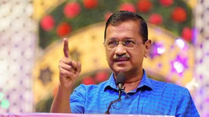 सात सांसदों की बगावत पर केजरीवाल का बड़ा हमला लोकतंत्र पर खतरे का दावा