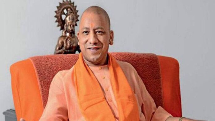 CM योगी आदित्यनाथ पहुंचे उत्तराखंड, पैतृक गांव में बड़ा धार्मिक आयोजन