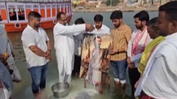राहुल गांधी के परशुराम स्वरूप पर विवाद, ब्राह्मण समाज ने जताई कड़ी आपत्ति