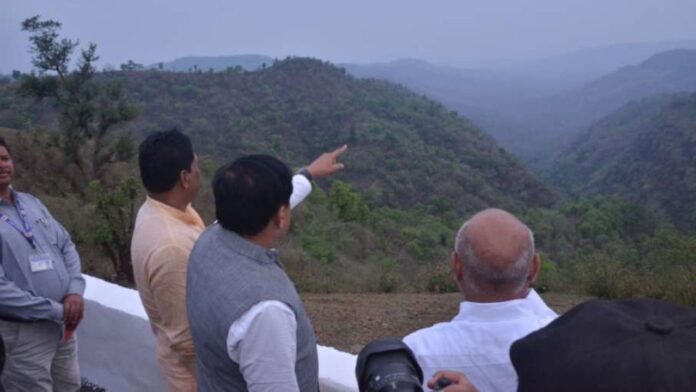 बैतूल के कुकरू पहुंचे सीएम मोहन यादव, महिलाओं के हाथ का मावा-रबड़ी चखा, पर्यटन और रोजगार बढ़ाने पर दिया जोर