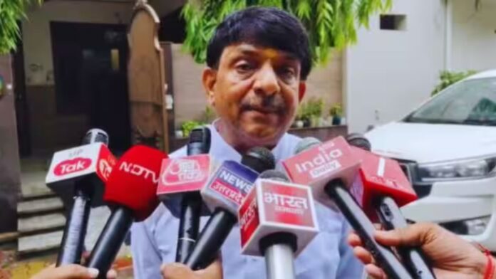 कांवड़ यात्रा से पहले फिर गरमाया नेमप्लेट विवाद, आखिर क्या है पूरा मामला और क्यों छिड़ी बहस?