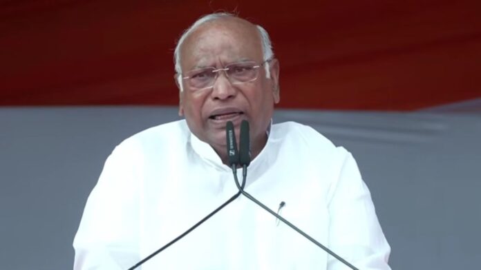 धर्मेंद्र प्रधान के इस्तीफे पर खरगे का बड़ा बयान, बोले- यह सत्य और छात्रों की जीत