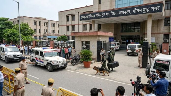 ग्रेटर नोएडा DM ऑफिस को बम से उड़ाने की धमकी, पुलिस और बम स्क्वॉड का सर्च ऑपरेशन