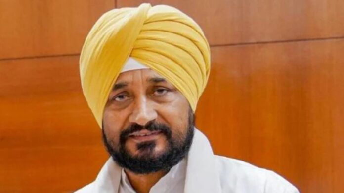 पंजाब कांग्रेस में बढ़ा सियासी घमासान, चन्नी ने समर्थकों के साथ की बड़ी बैठक, हाईकमान से मुलाकात की तैयारी
