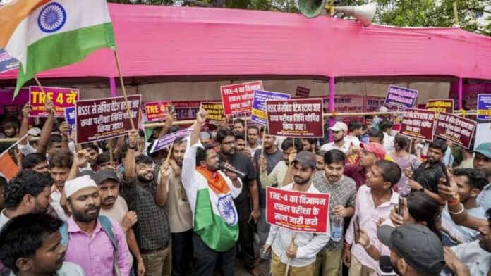 BPSC TRE-4 परीक्षा से पहले विवाद, परीक्षा नियंत्रक के ‘हाथी-कुत्ता’ बयान पर भड़के पटना में छात्र