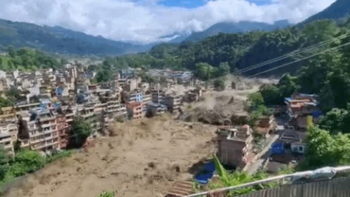 नेपाल की बाढ़ से कुरुक्षेत्र यूनिवर्सिटी के छात्रों की चिंता बढ़ी, किताबों से ज्यादा मोबाइल पर टिकी नजरें