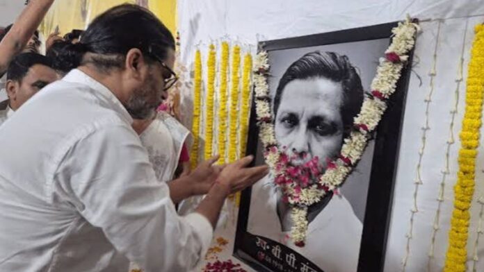 तेजस्वी को 10वीं पास करने की सलाह पर PK का तंज, बोले- सम्राट चौधरी भी दें मैट्रिक परीक्षा