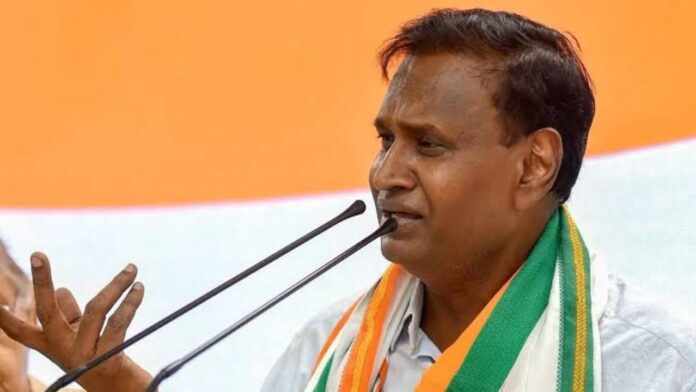 राम मंदिर ट्रस्ट के पहले CEO की नियुक्ति पर सियासी घमासान, उदित राज ने उठाए सवाल