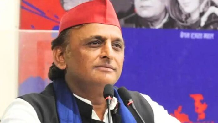 अखिलेश यादव का बड़ा ऐलान: 2027 में सपा सरकार बनी तो OPS होगी बहाल, शिक्षामित्रों को लेकर भी वादा