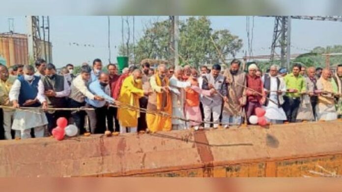 गन्ने की पेराई से पहले नरकटियागंज चीनी मिल में तैयारियां तेज, विश्वकर्मा पूजा से हुआ नए सत्र का शुभारंभ