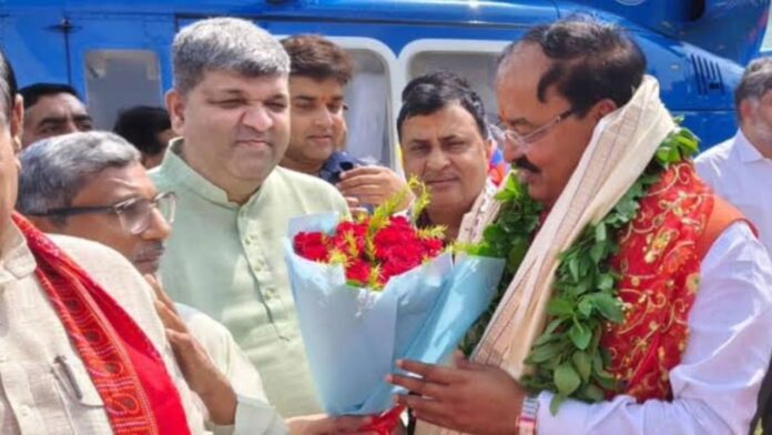 केशव मौर्य ने मां विंध्यवासिनी के दरबार में टेका मत्था, बोले- 2027 में फिर बनेगी भाजपा सरकार