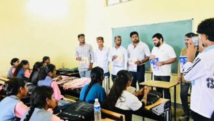 राहुल गांधी के इंदौर दौरे से पहले Gen-Z के बीच कांग्रेस का बदला अंदाज, कैफे से क्रिकेट तक नया प्रचार अभियान