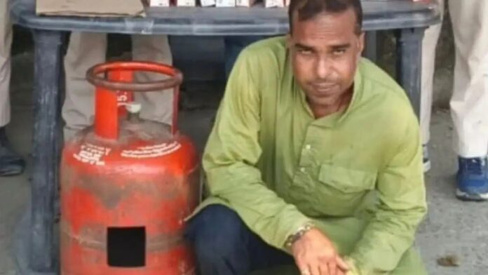पटना में शराब तस्करों का पुलिस पर हमला, फायरिंग के बाद 6 गाड़ियां तोड़ीं; 35 गिरफ्तार