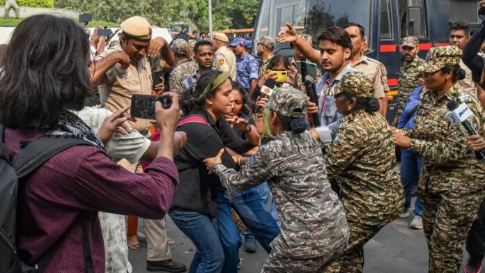 ट्रेन रद्द करिये चाहे छापे मारिए, अब आंदोलन नहीं रुकेगा… मंडे प्रोटेस्ट से पहले कांग्रेस ने भरी हुंकार