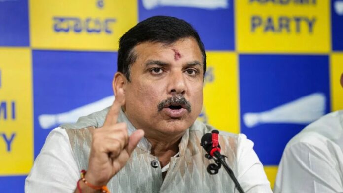 दिल्ली किसी की बपौती नहीं, ट्रेन-मेट्रो बंद होने पर संजय सिंह का केंद्र पर हमला
