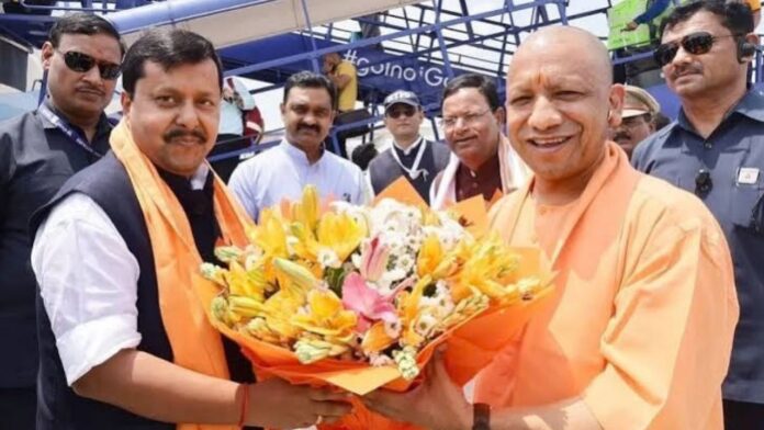 यूपी चुनाव 2027 से पहले BJP की नई रणनीति, गांव-गांव पहुंचकर फीडबैक लेने की तैयारी