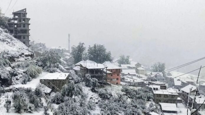 उत्तर भारत में सर्दी ने दी दस्तक! बारिश-बर्फबारी से गिरा तापमान, दक्षिण में आज भी झमाझम बारिश